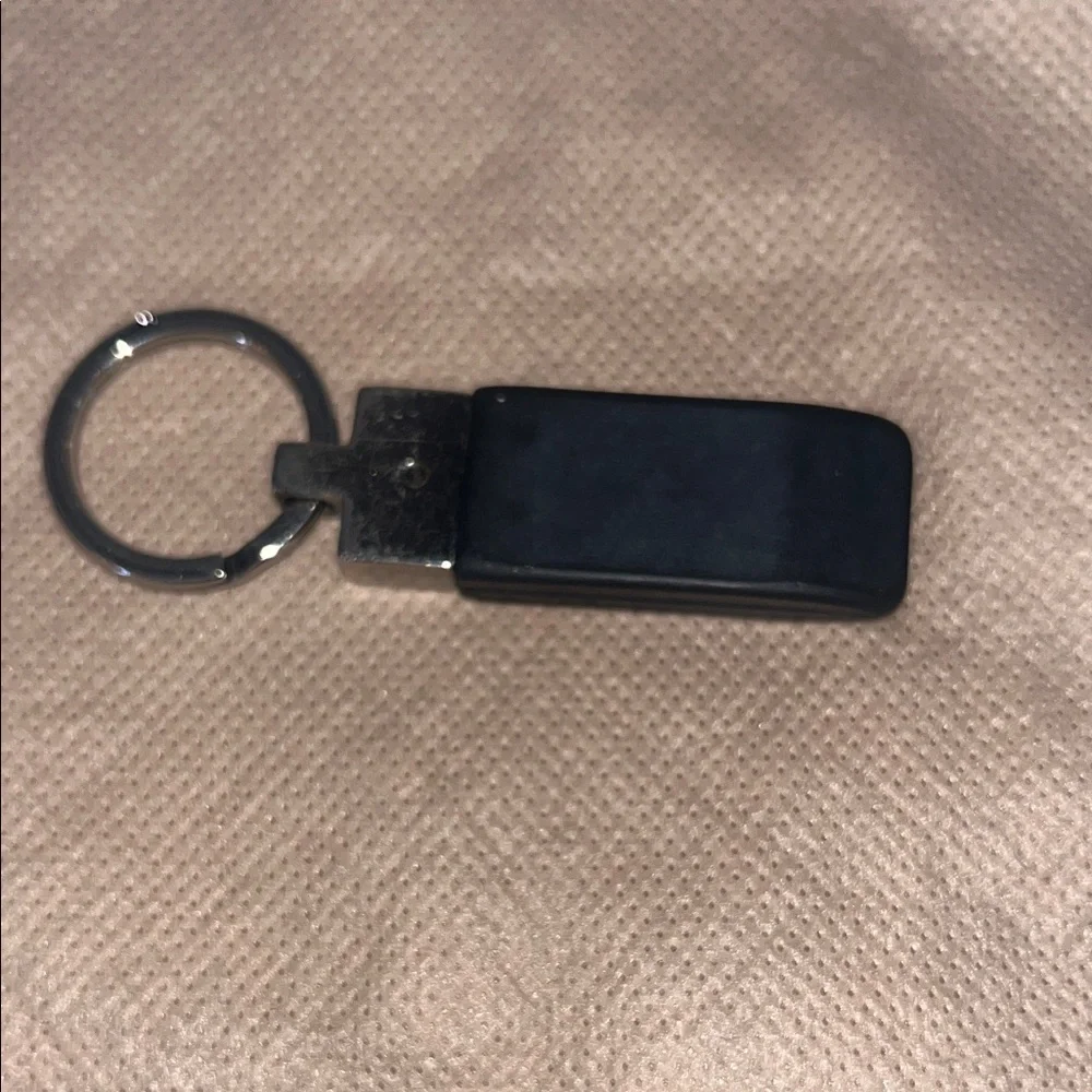 Gucci Black & Silver Key Holder Chain Unisex Simple Elegant Made in Italy Luxury